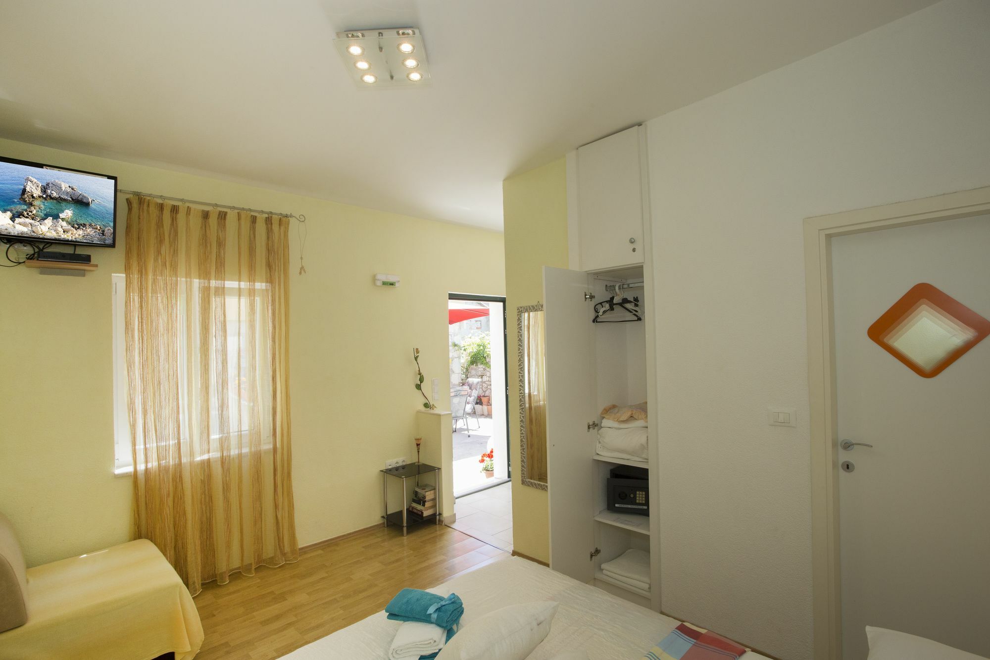 Apartment Central Old Town With Private Indoor Garage Parking Split Exterior foto